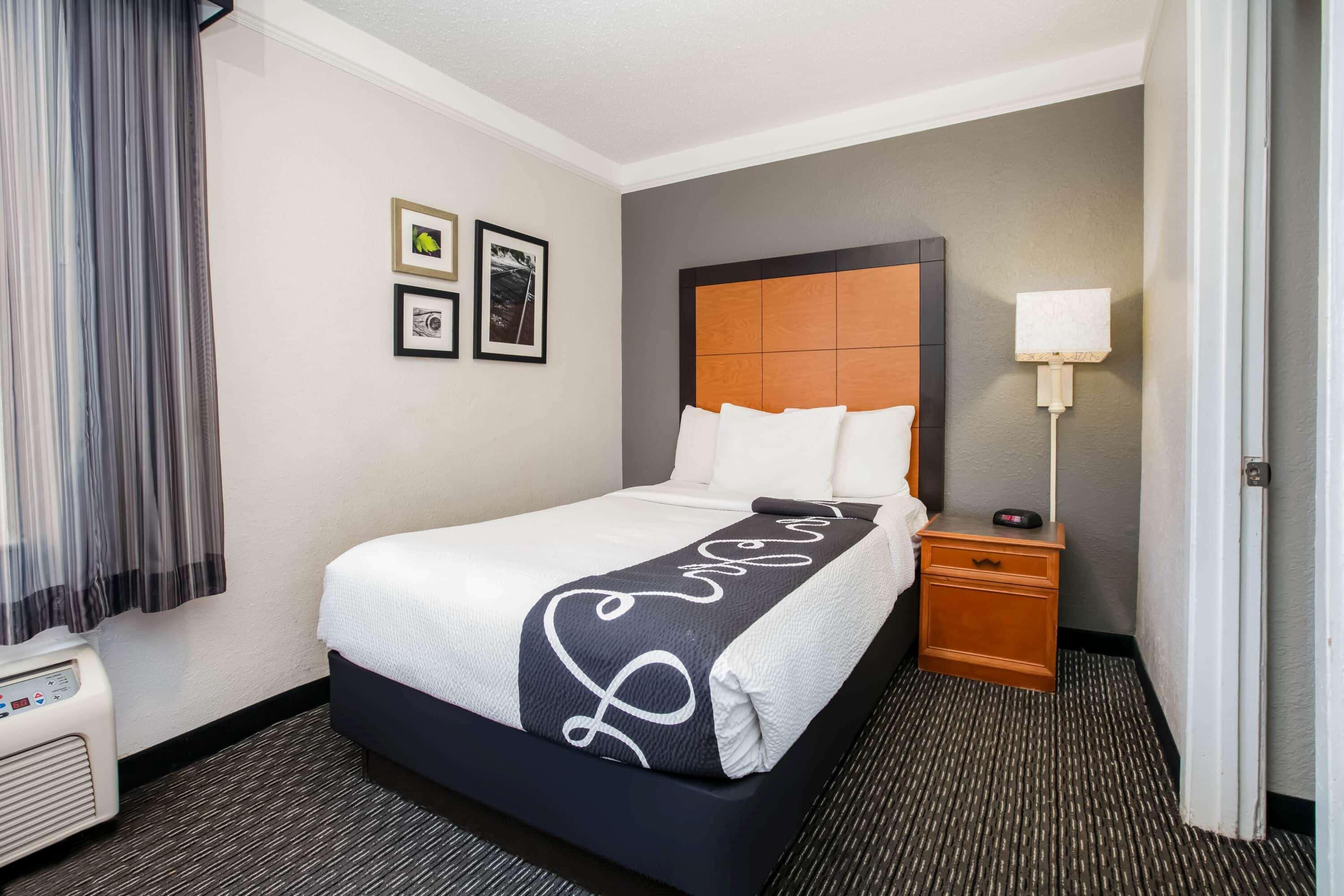 La Quinta Inn By Wyndham Dallas Uptown Exterior foto