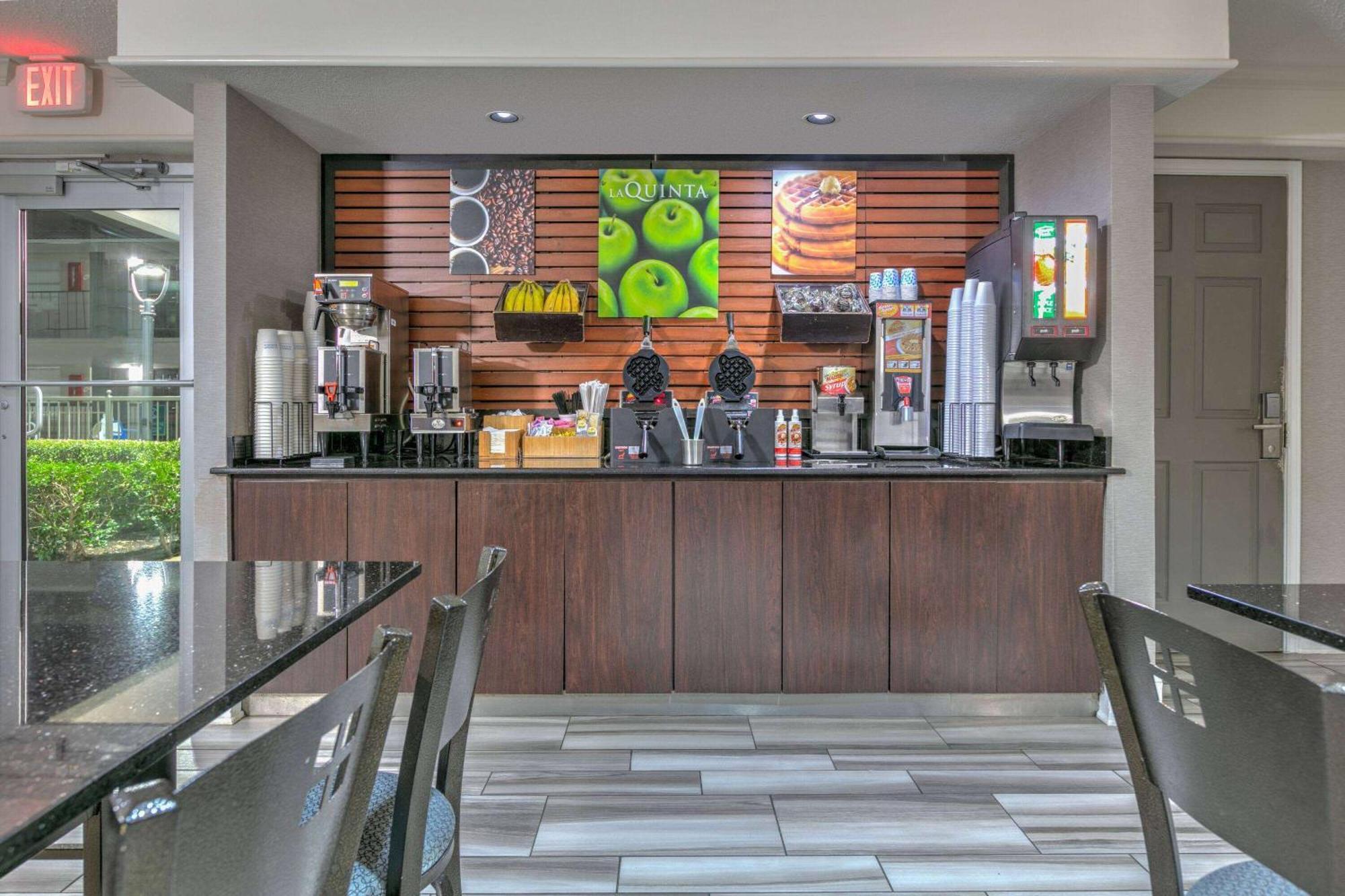La Quinta Inn By Wyndham Dallas Uptown Exterior foto