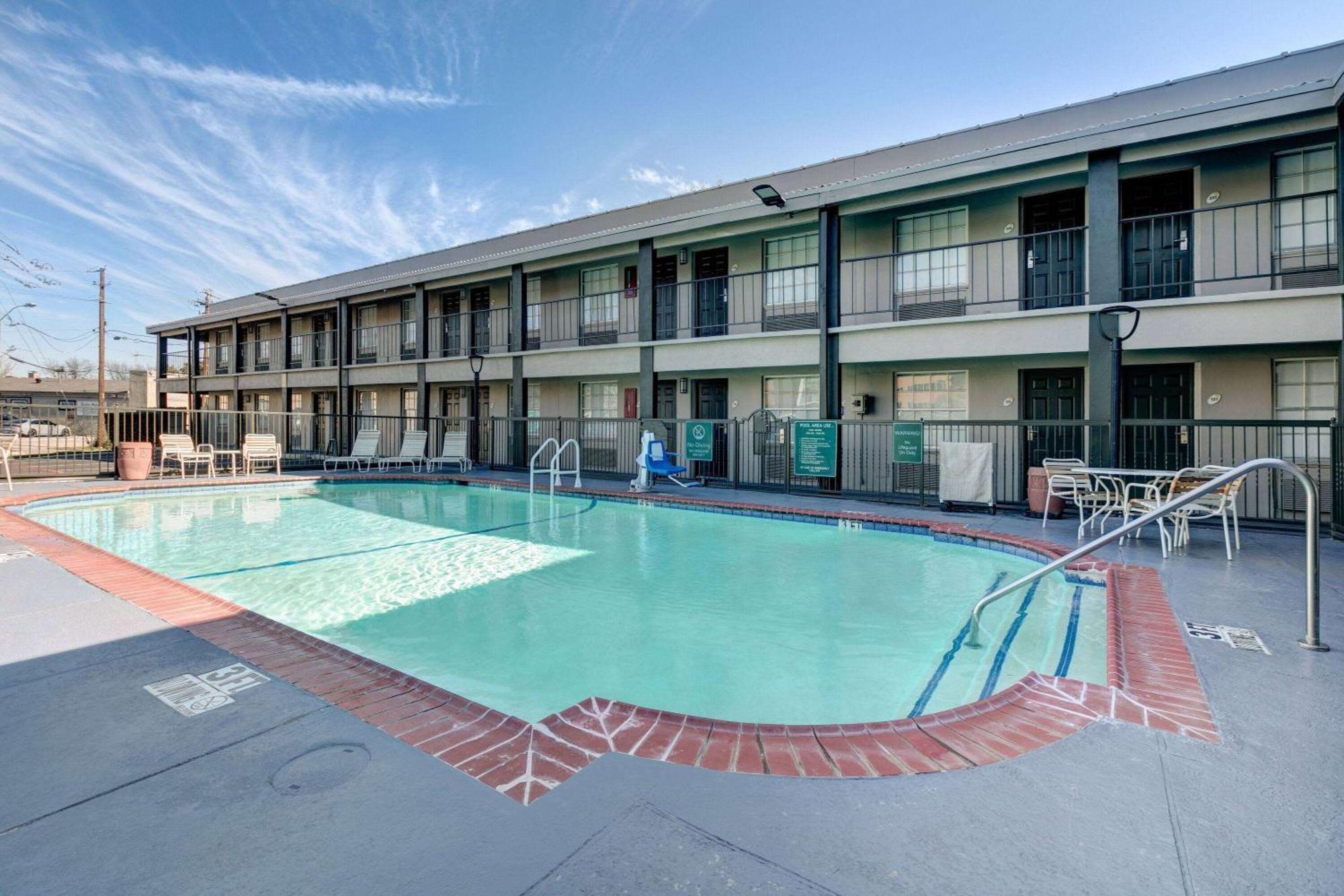 La Quinta Inn By Wyndham Dallas Uptown Exterior foto