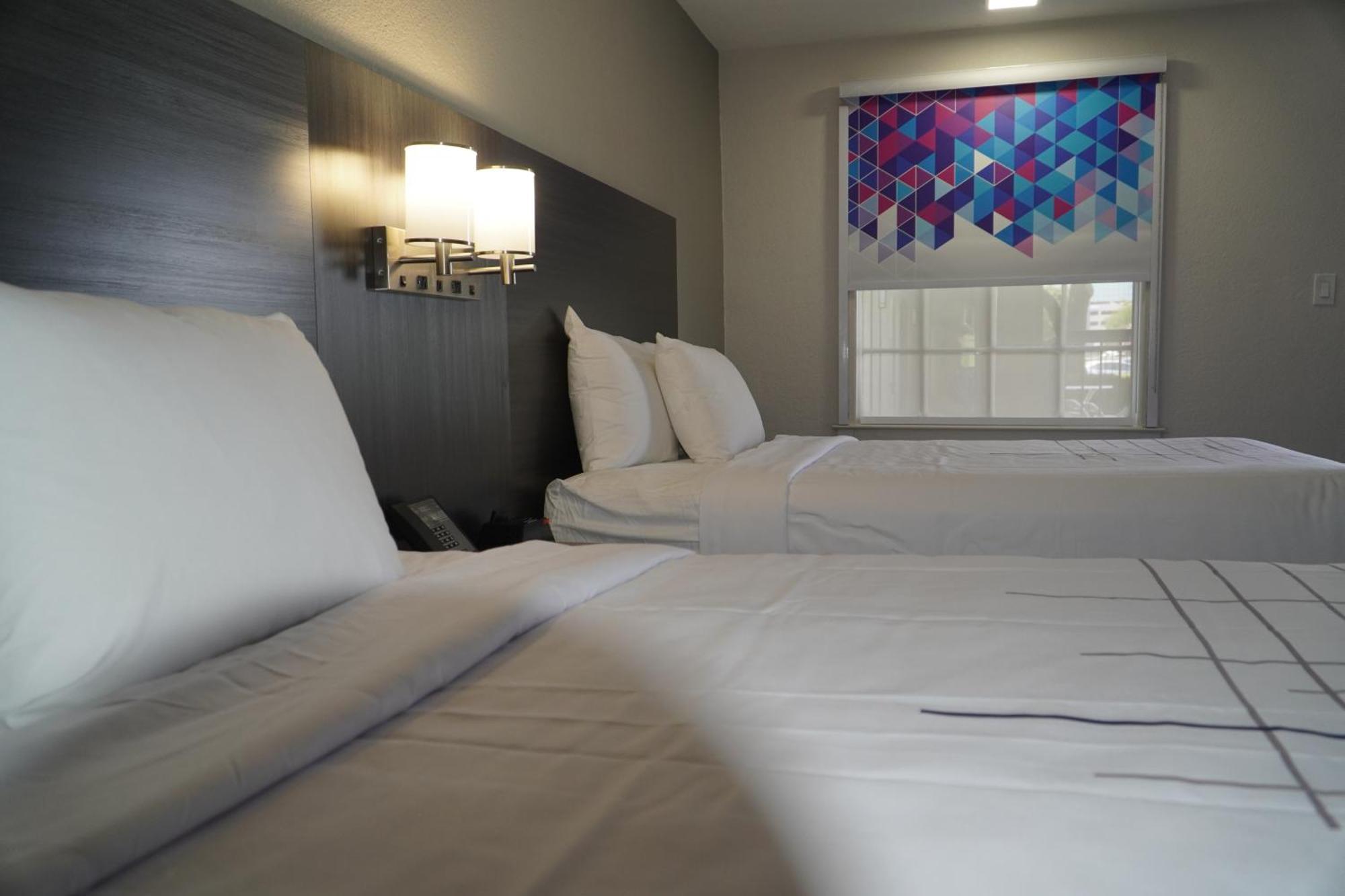 La Quinta Inn By Wyndham Dallas Uptown Exterior foto